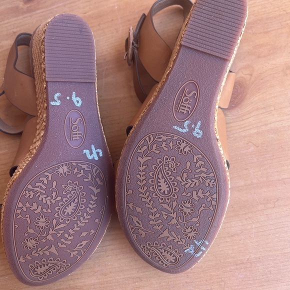 Sofft Women's Brown Leather Sandals - Picture 5 of 7